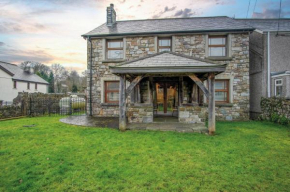 Oak Lodge - The Sleeping Giant - Pen Y Cae Inn